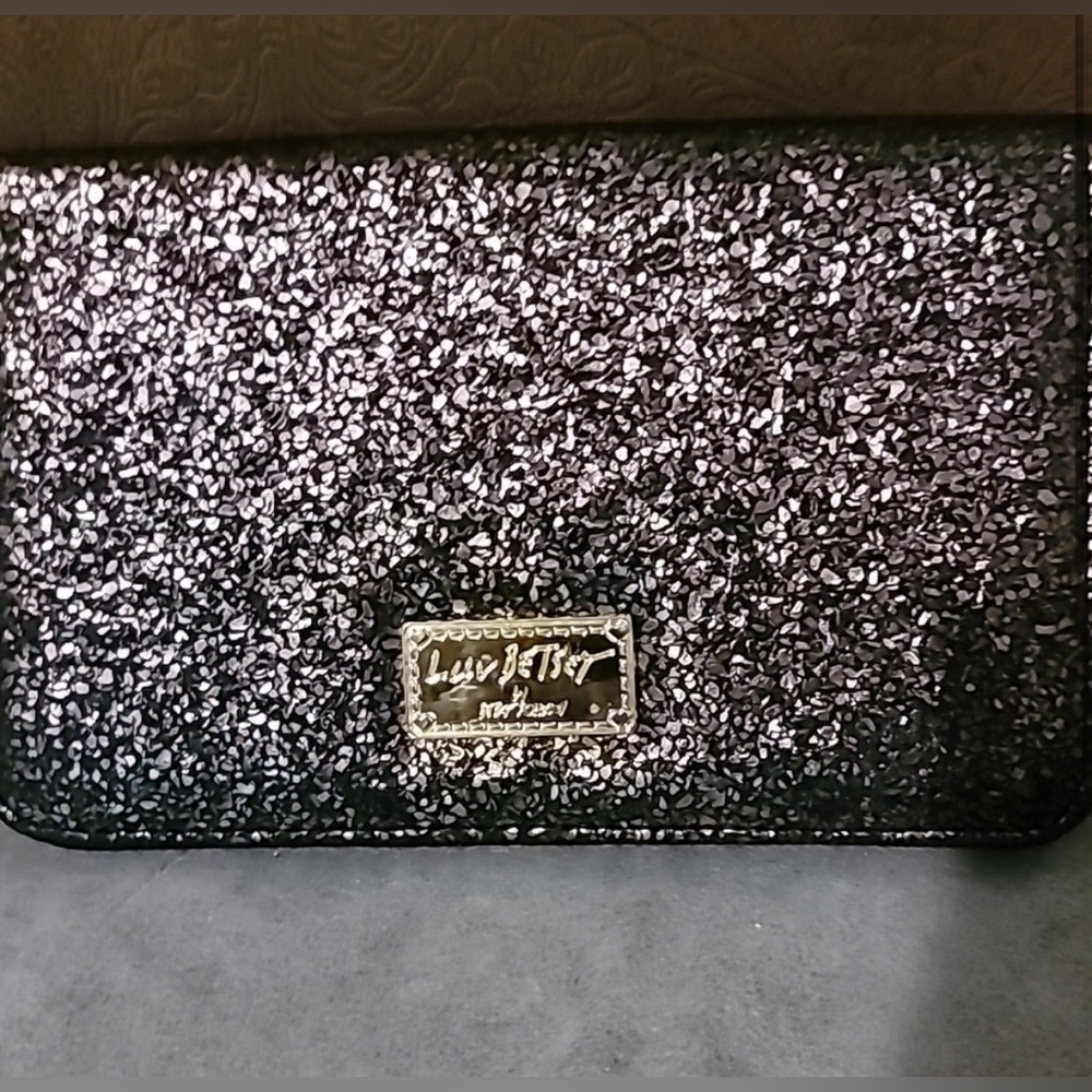 Betsy Johnson wristlet - Picture 2 of 6